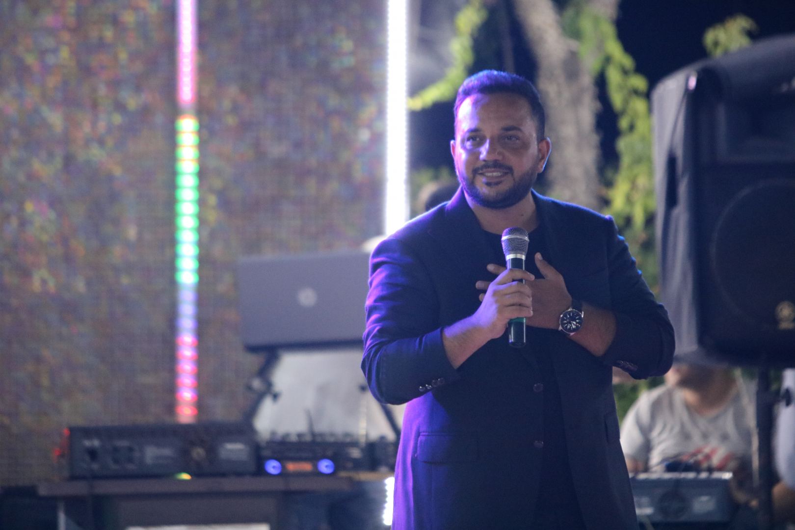 Аждар Зейналов в образе Гасан бека Зардаби. Церемония награждения артистов – друзей прессы (ВИДЕО, ФОТО)