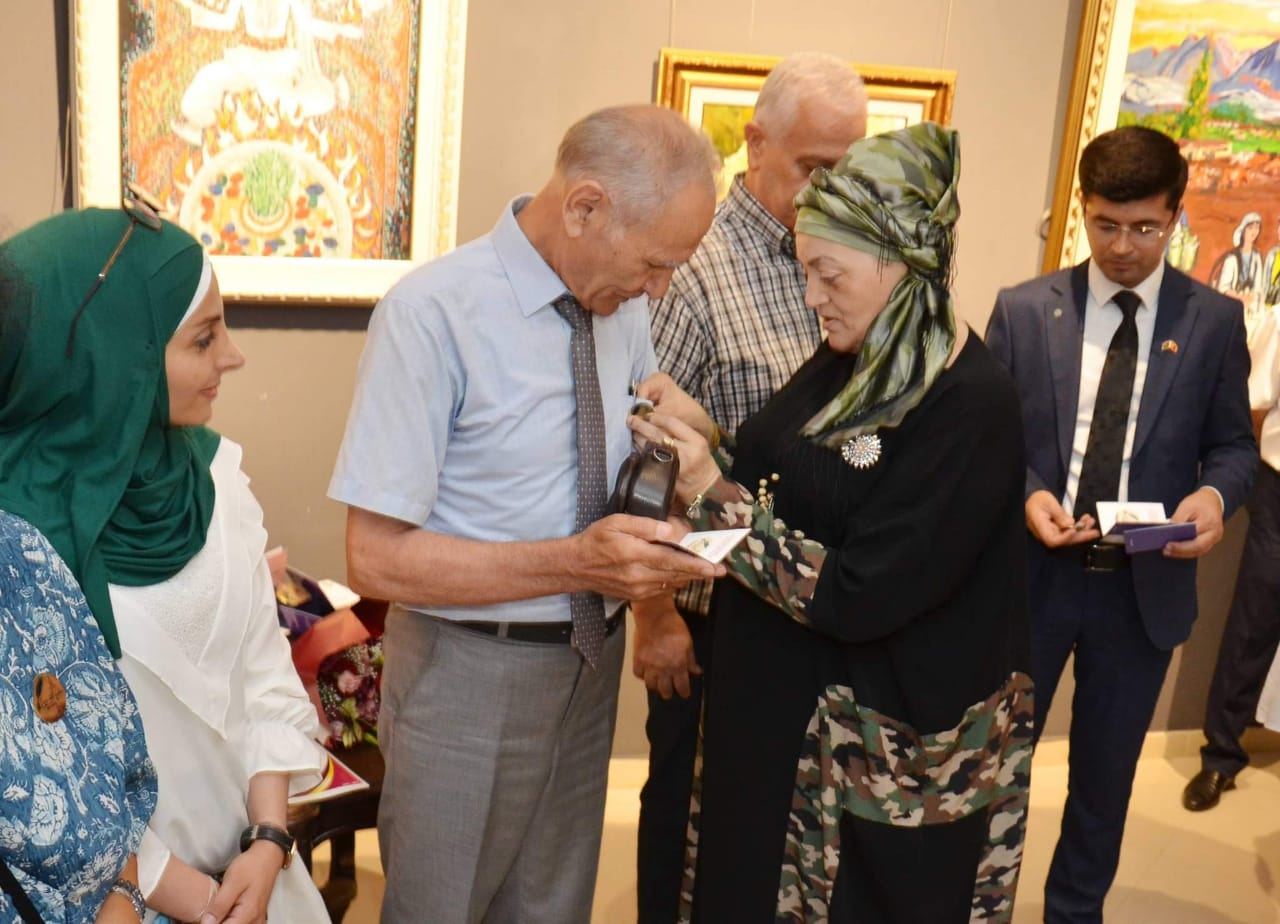 Корреспонденты АМИ Trend удостоены медали "Cəsarətli Qələm" (ФОТО)