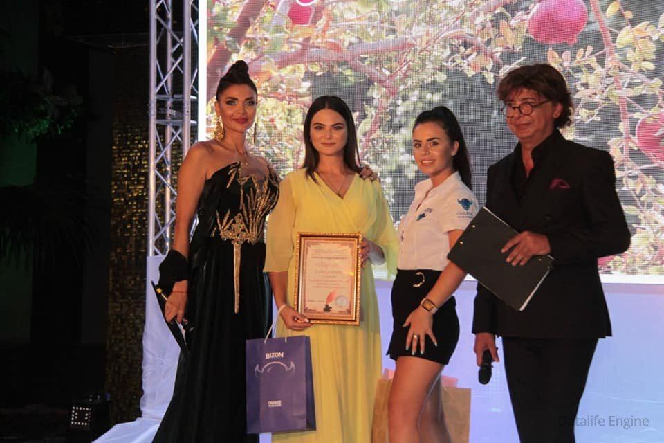 В Баку прошла церемония награждения независимой национальной премией "Mətbuatın dostu" (ФОТО)