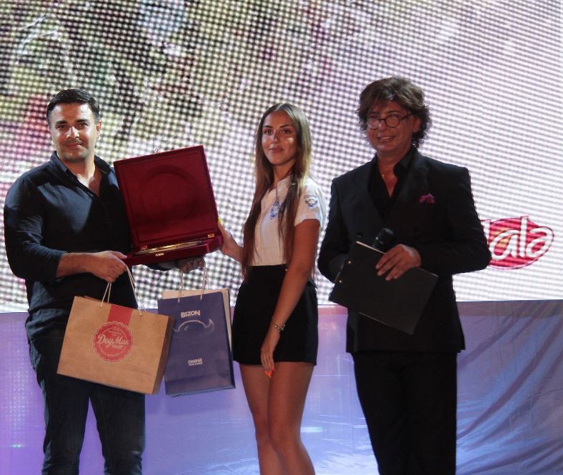 В Баку прошла церемония награждения независимой национальной премией "Mətbuatın dostu" (ФОТО)