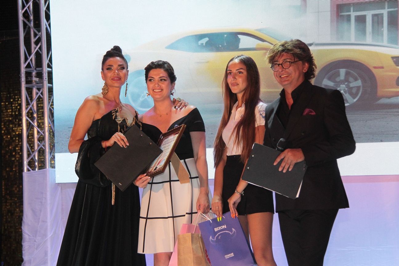 В Баку прошла церемония награждения независимой национальной премией "Mətbuatın dostu" (ФОТО)