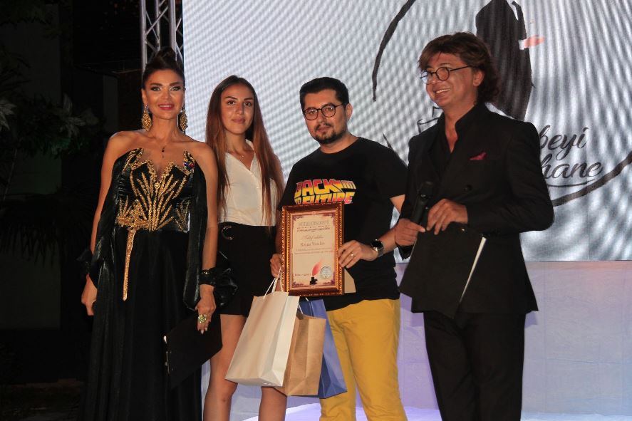 В Баку прошла церемония награждения независимой национальной премией "Mətbuatın dostu" (ФОТО)