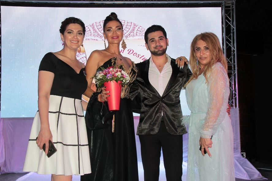 В Баку прошла церемония награждения независимой национальной премией "Mətbuatın dostu" (ФОТО)