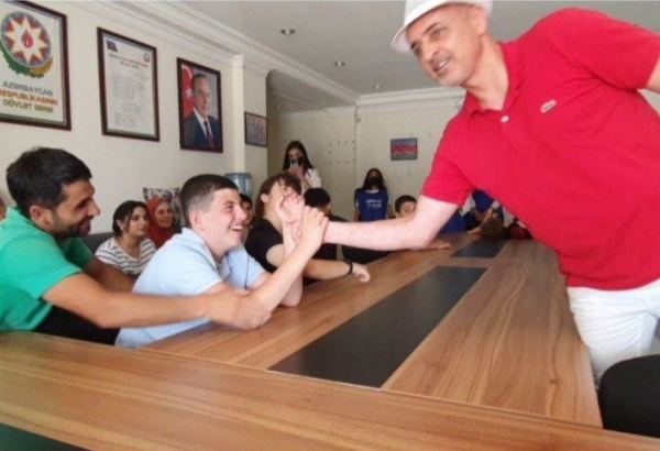 Театр без границ Эльмана Рафиева. Пантомима для детей с аутизмом и синдромом Дауна (ВИДЕО, ФОТО)