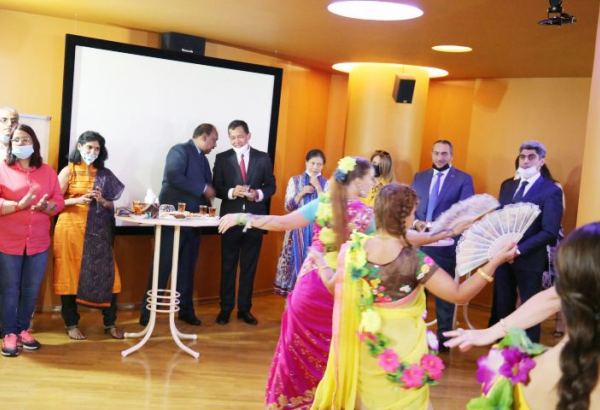 Жемчужины индийского культурного наследия в Гобустане (ФОТО)