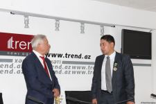 Ученому Кямалу Макили-Алиеву вручен орден Международного фонда "Деде Горгуд" (ФОТО)