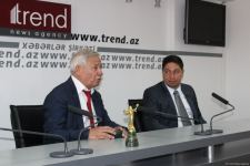 Ученому Кямалу Макили-Алиеву вручен орден Международного фонда "Деде Горгуд" (ФОТО)