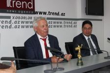 Ученому Кямалу Макили-Алиеву вручен орден Международного фонда "Деде Горгуд" (ФОТО)