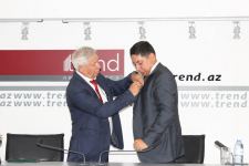 Ученому Кямалу Макили-Алиеву вручен орден Международного фонда "Деде Горгуд" (ФОТО)