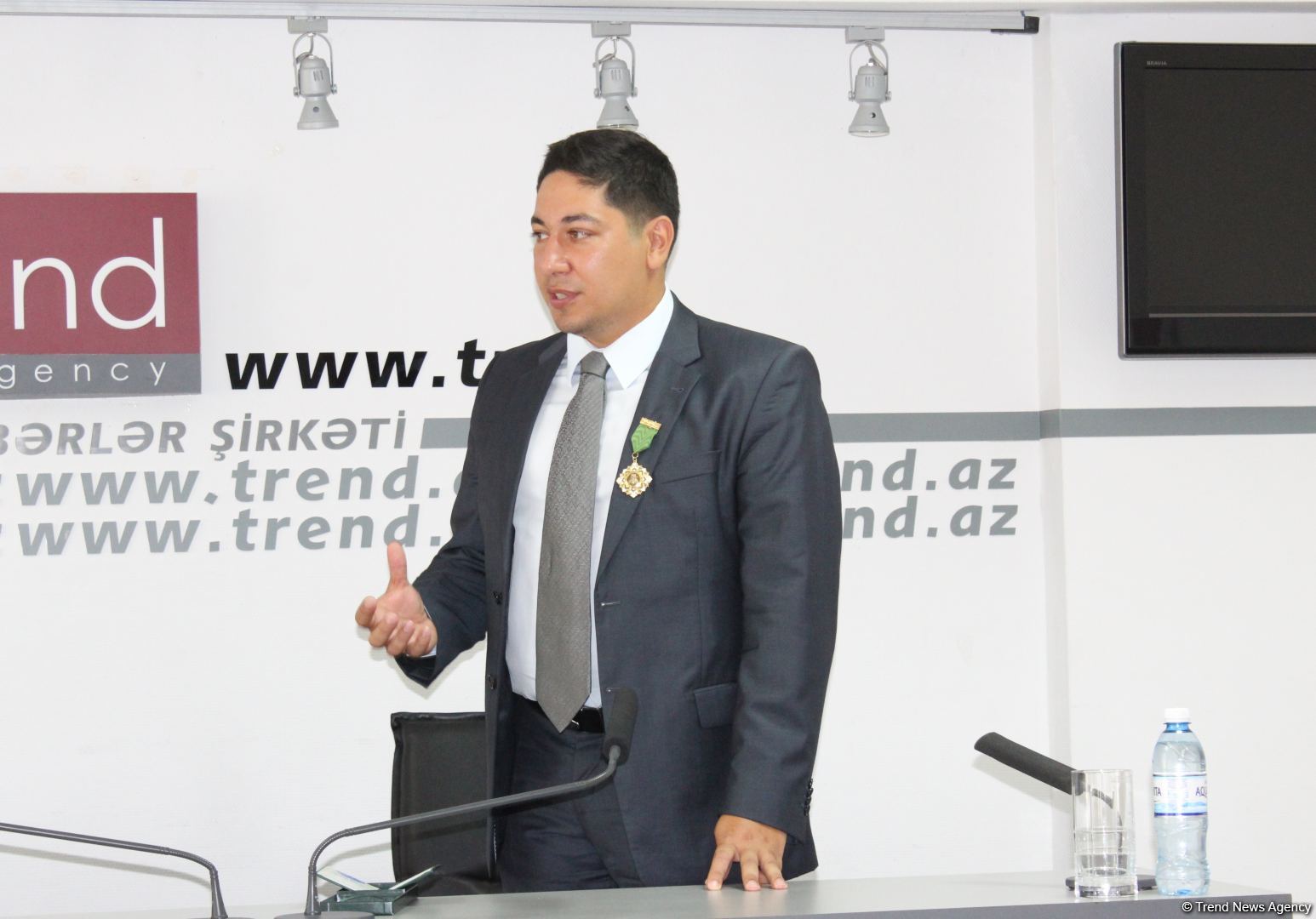 Ученому Кямалу Макили-Алиеву вручен орден Международного фонда "Деде Горгуд" (ФОТО)