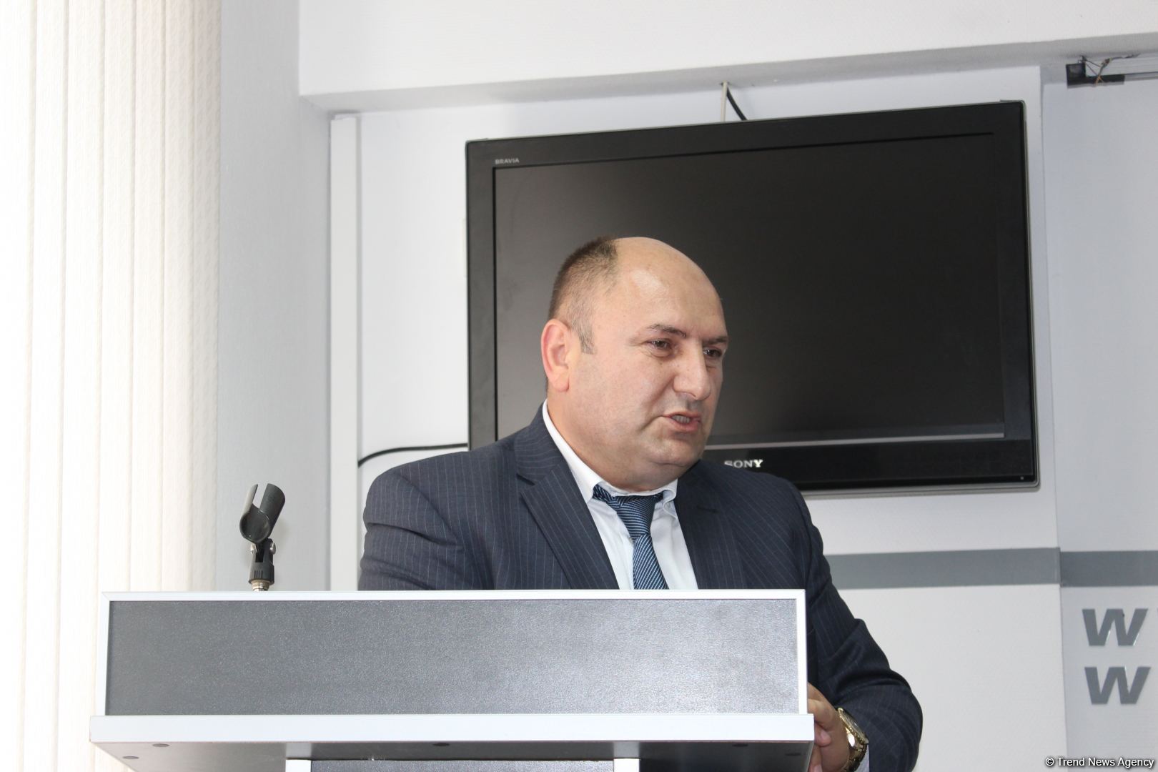 Ученому Кямалу Макили-Алиеву вручен орден Международного фонда "Деде Горгуд" (ФОТО)