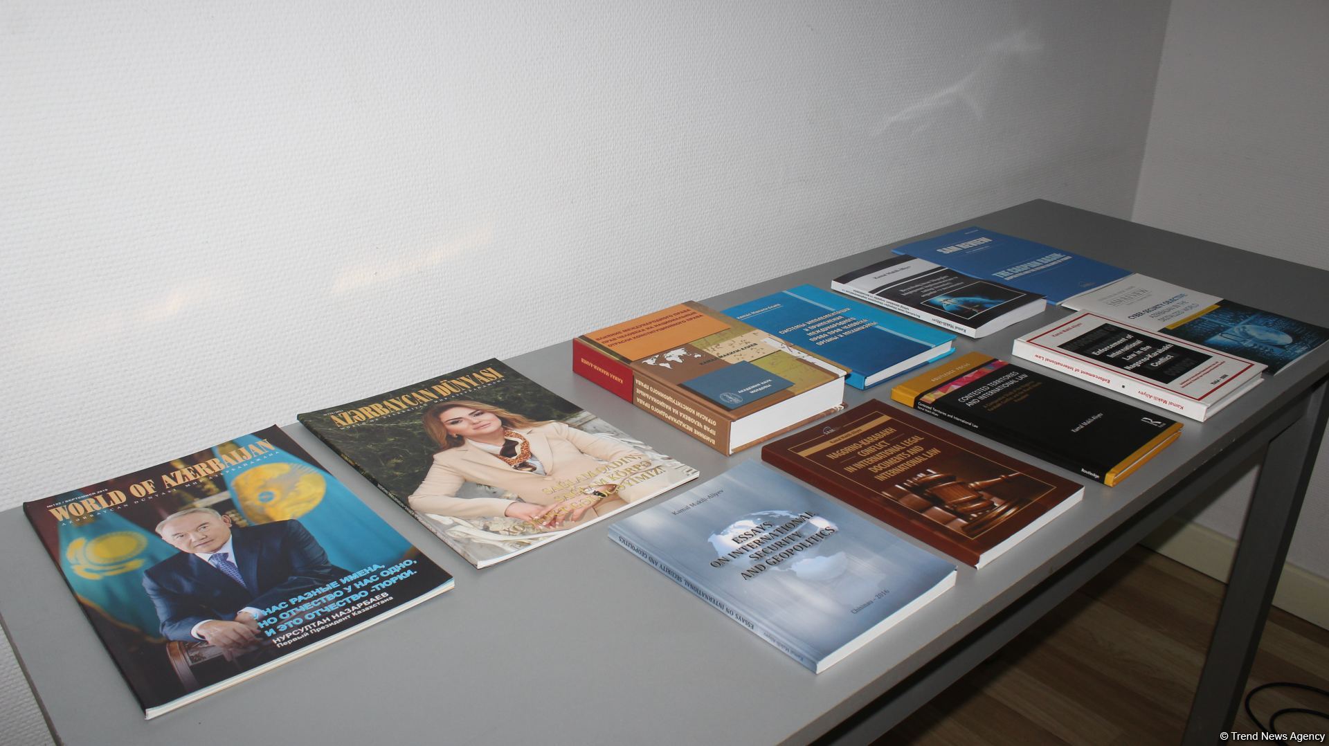 Ученому Кямалу Макили-Алиеву вручен орден Международного фонда "Деде Горгуд" (ФОТО)