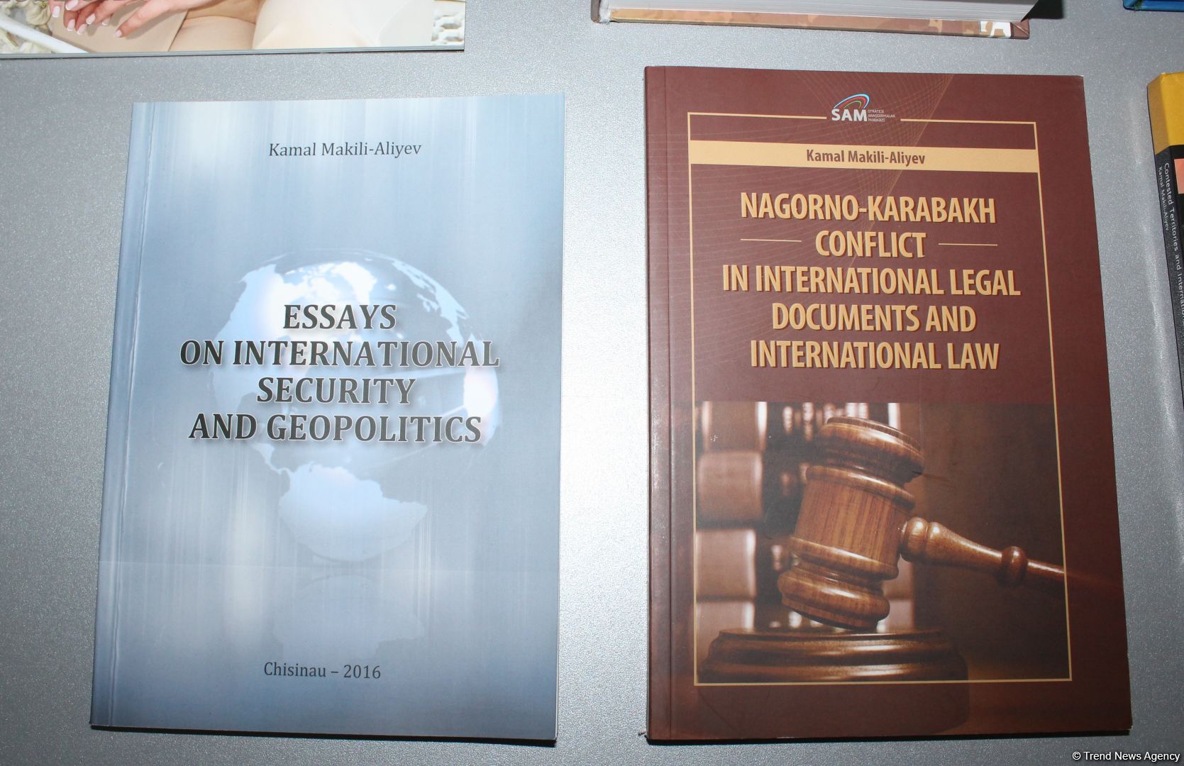Ученому Кямалу Макили-Алиеву вручен орден Международного фонда "Деде Горгуд" (ФОТО)