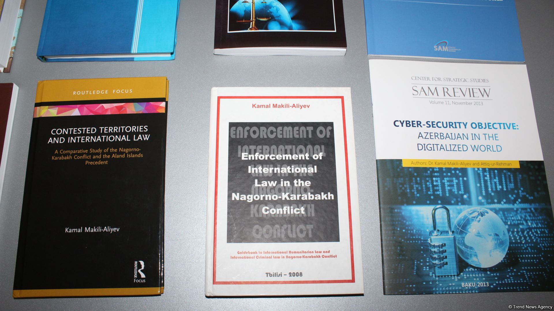 Ученому Кямалу Макили-Алиеву вручен орден Международного фонда "Деде Горгуд" (ФОТО)