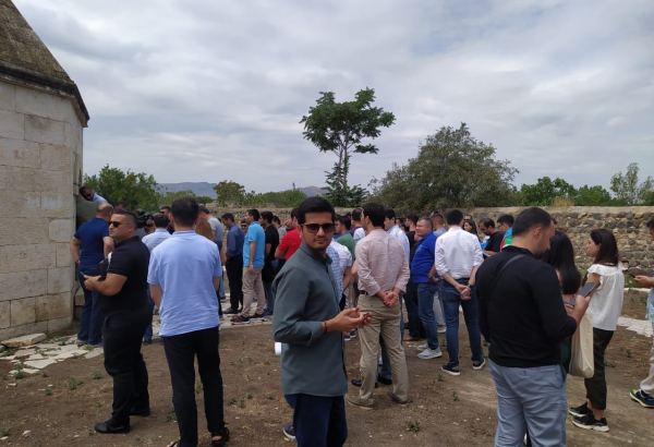 Организована поездка в Агдам азербайджанских выпускников зарубежных вузов (ФОТО)