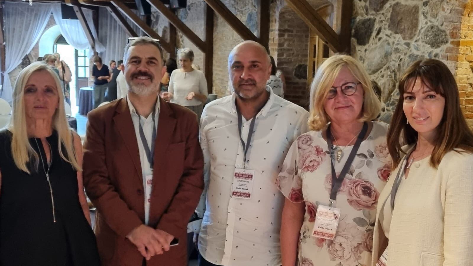 Два Юлиуса в Гулбене – об азербайджанских коврах рассказали в Латвии (ФОТО)