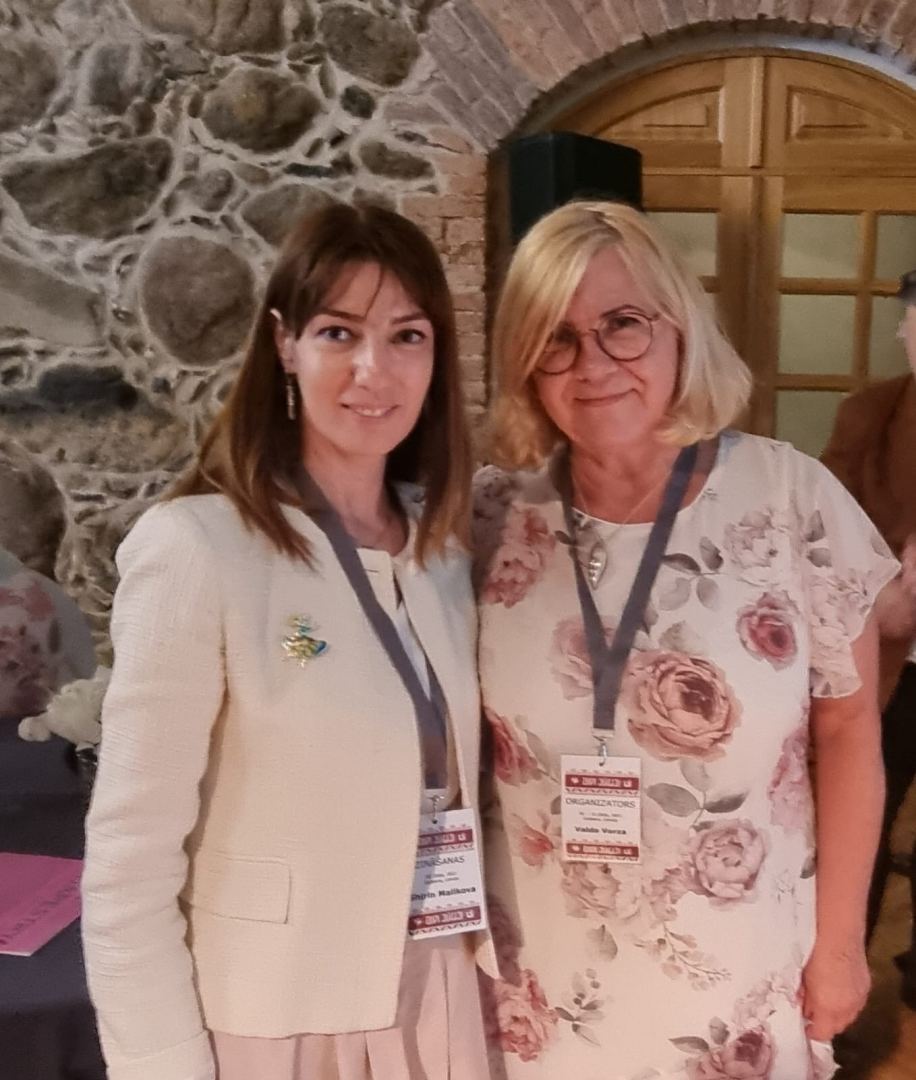 Два Юлиуса в Гулбене – об азербайджанских коврах рассказали в Латвии (ФОТО)