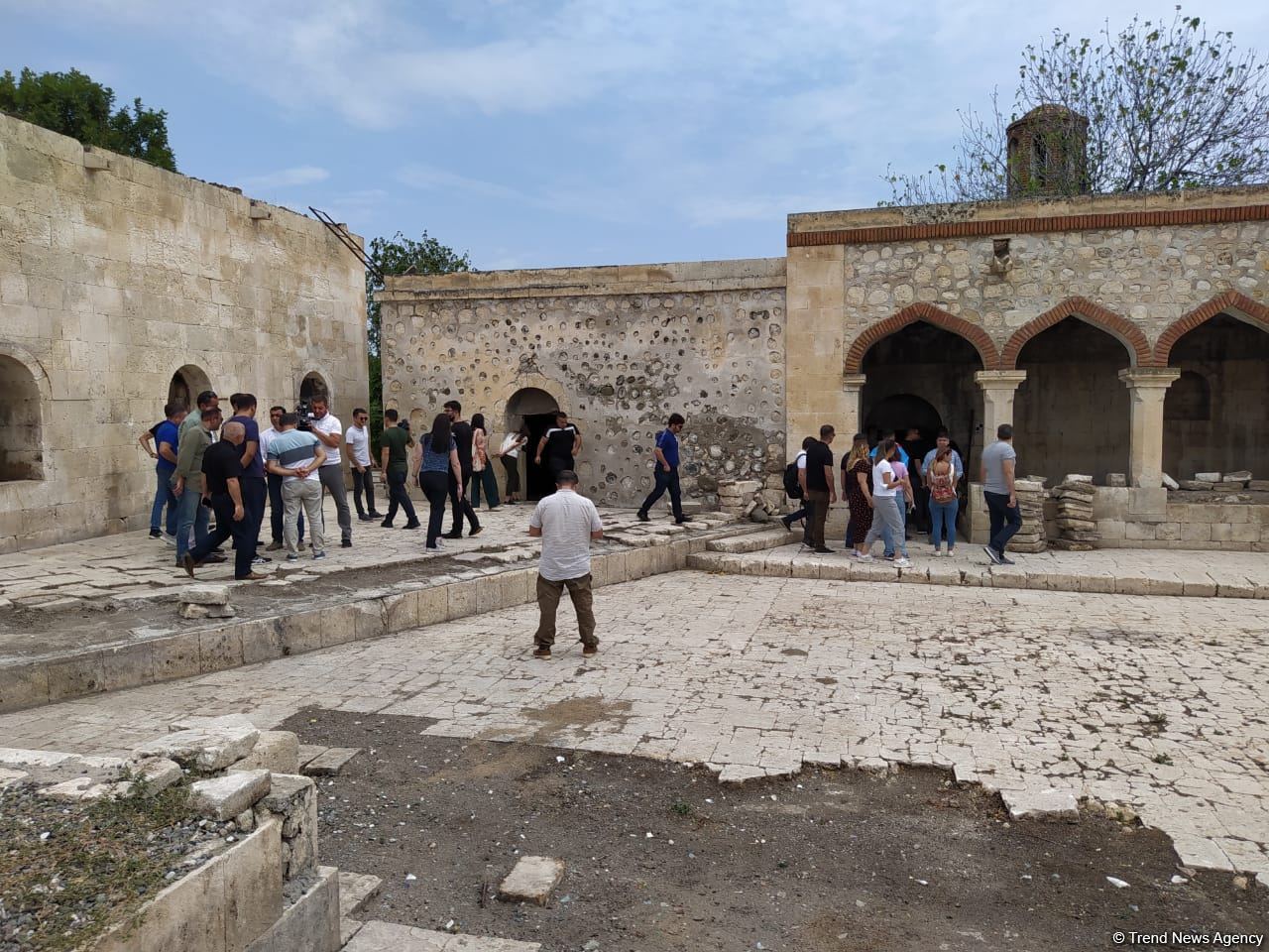 Организована поездка в Агдам азербайджанских выпускников зарубежных вузов (ФОТО)