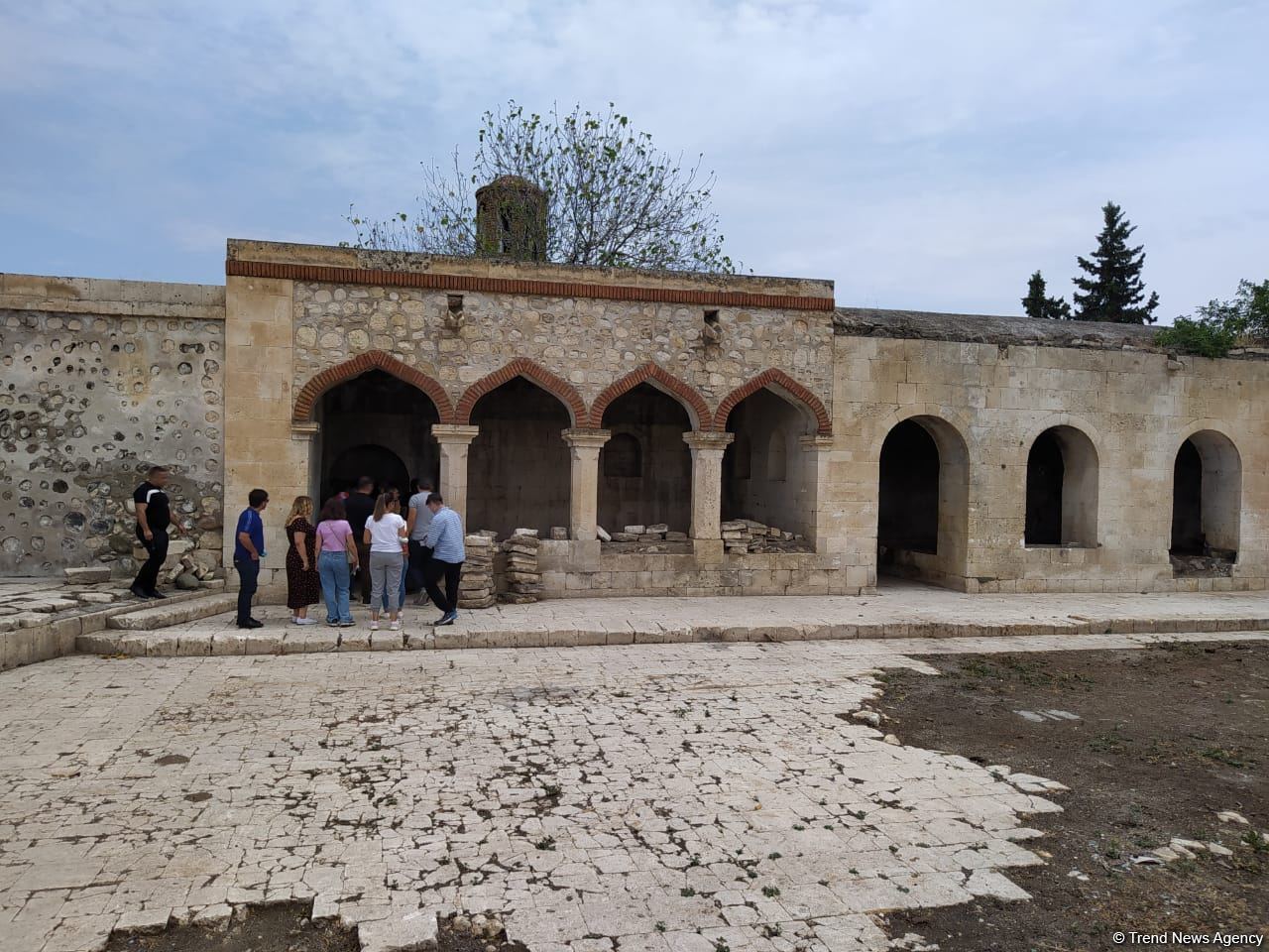 Организована поездка в Агдам азербайджанских выпускников зарубежных вузов (ФОТО)