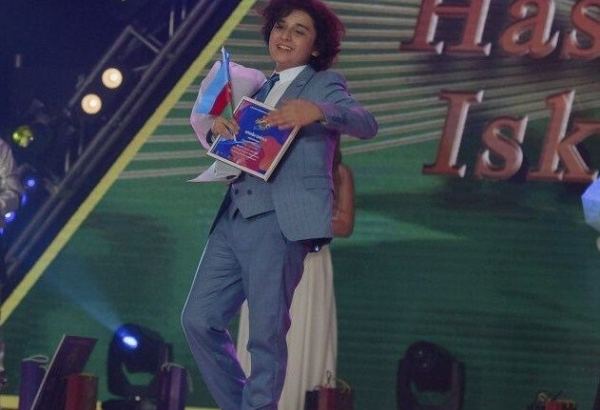 Искендер Гасанзаде получил денежный приз международного конкурса Baqytty Bala (ФОТО)