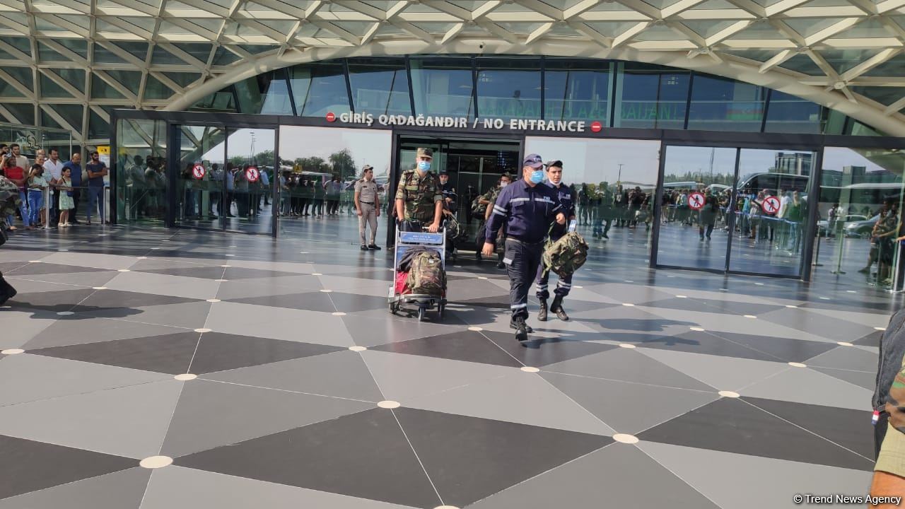 Группа азербайджанских пожарных, отправленных в Турцию для борьбы с лесными пожарами, вернулась на родину (ФОТО)