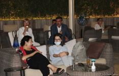 В Баку прошел аукцион: как азербайджанские фотографы помогают утилизировать старые батарейки (ФОТО)