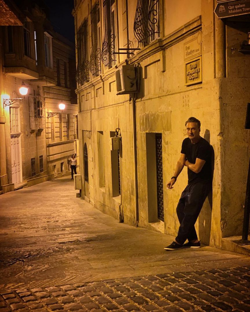 Известный российский стилист организовал виртуальную экскурсию по Ичеришехер (ФОТО/ВИДЕО)