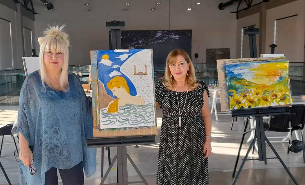 От 16 до 60 +… Как Нигяр Нариманбекова учит писать картины (ВИДЕО)