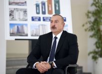 Президент Азербайджана Ильхам Алиев и Первая леди Мехрибан Алиева приняли участие в церемонии предоставления квартир и автомобилей семьям шехидов, инвалидам и героям Отечественной войны в Абшеронском районе (ФОТО/ВИДЕО)