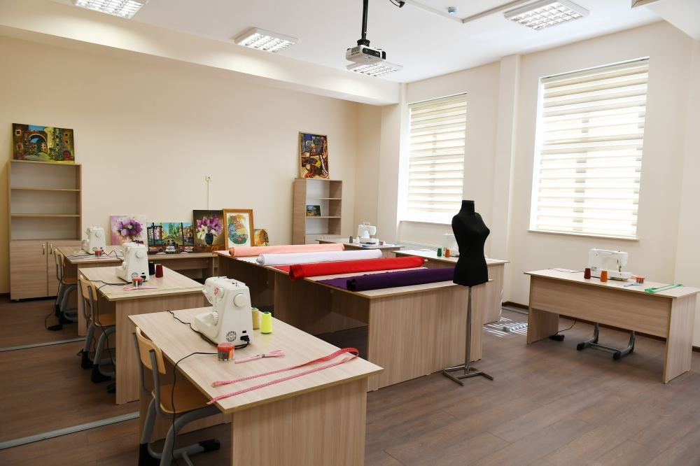 Первый вице-президент Мехрибан Алиева приняла участие в открытии реконструированных учебных и образовательных учреждений в Хазарском районе (ФОТО/ВИДЕО)