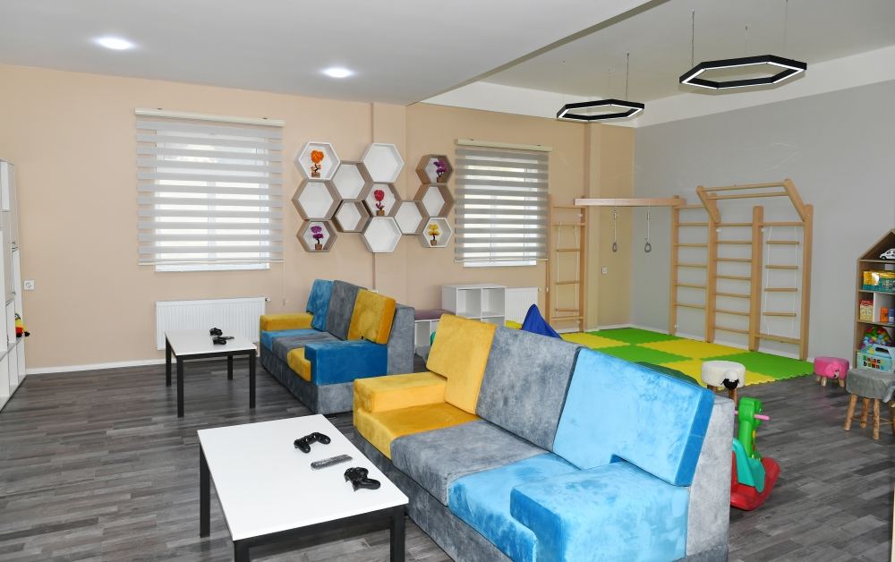 Первый вице-президент Мехрибан Алиева приняла участие в открытии реконструированных учебных и образовательных учреждений в Хазарском районе (ФОТО/ВИДЕО)