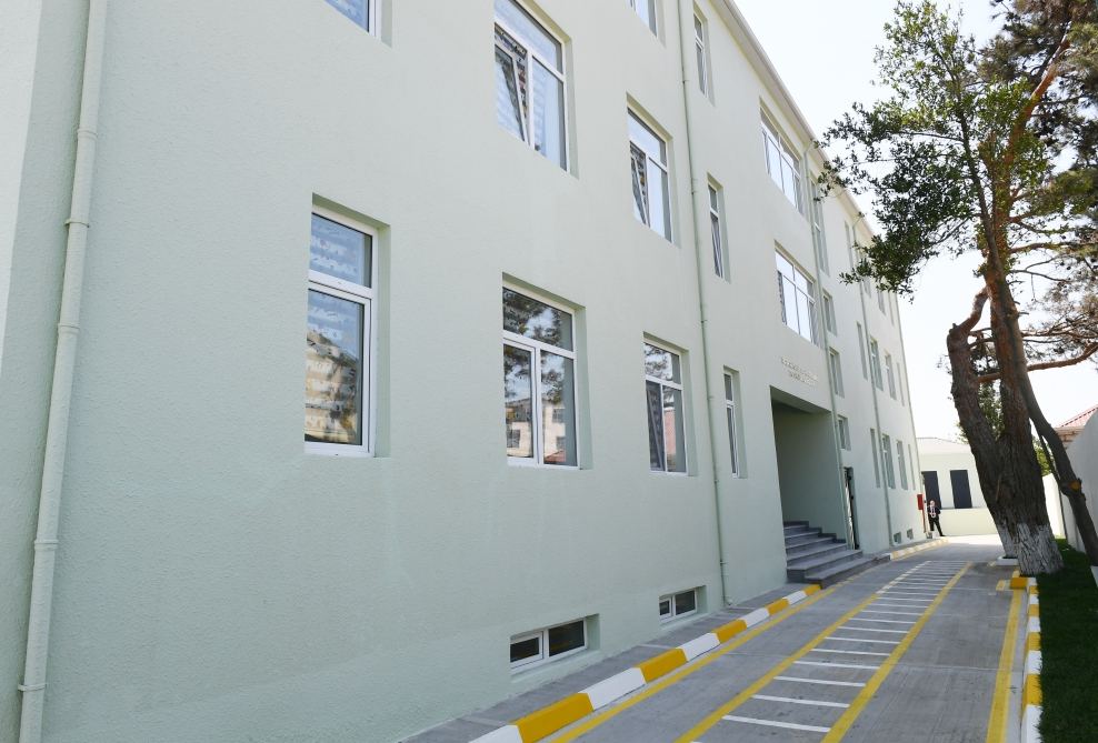 Первый вице-президент Мехрибан Алиева приняла участие в открытии реконструированных учебных и образовательных учреждений в Хазарском районе (ФОТО/ВИДЕО)