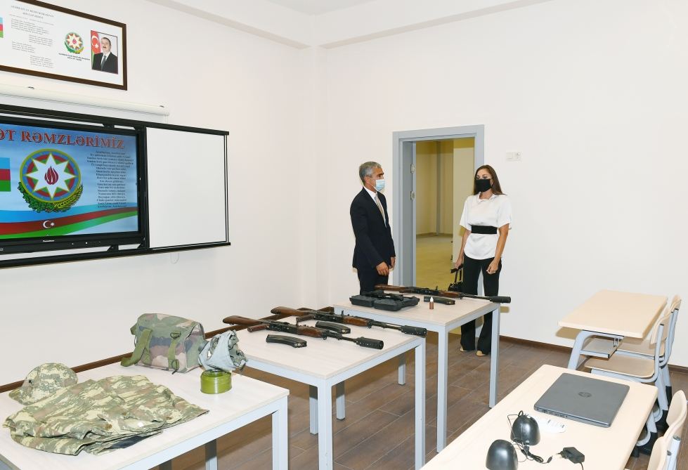 Первый вице-президент Мехрибан Алиева приняла участие в открытии реконструированных учебных и образовательных учреждений в Хазарском районе (ФОТО/ВИДЕО)