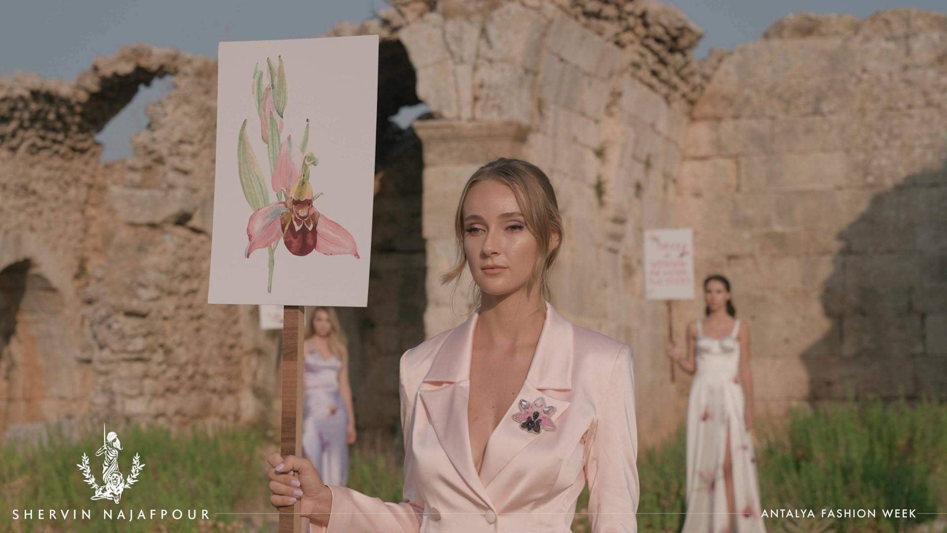 Норвежский дизайнер представила в Турции коллекцию, посвященную исторической Победе Азербайджана (ФОТО)