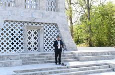 Президент Ильхам Алиев и Первая леди Мехрибан Алиева приняли участие в открытии Дней поэзии Вагифа в Шуше (ФОТО/ВИДЕО)