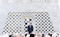 Президент Ильхам Алиев и Первая леди Мехрибан Алиева приняли участие в открытии Дней поэзии Вагифа в Шуше (ФОТО/ВИДЕО)