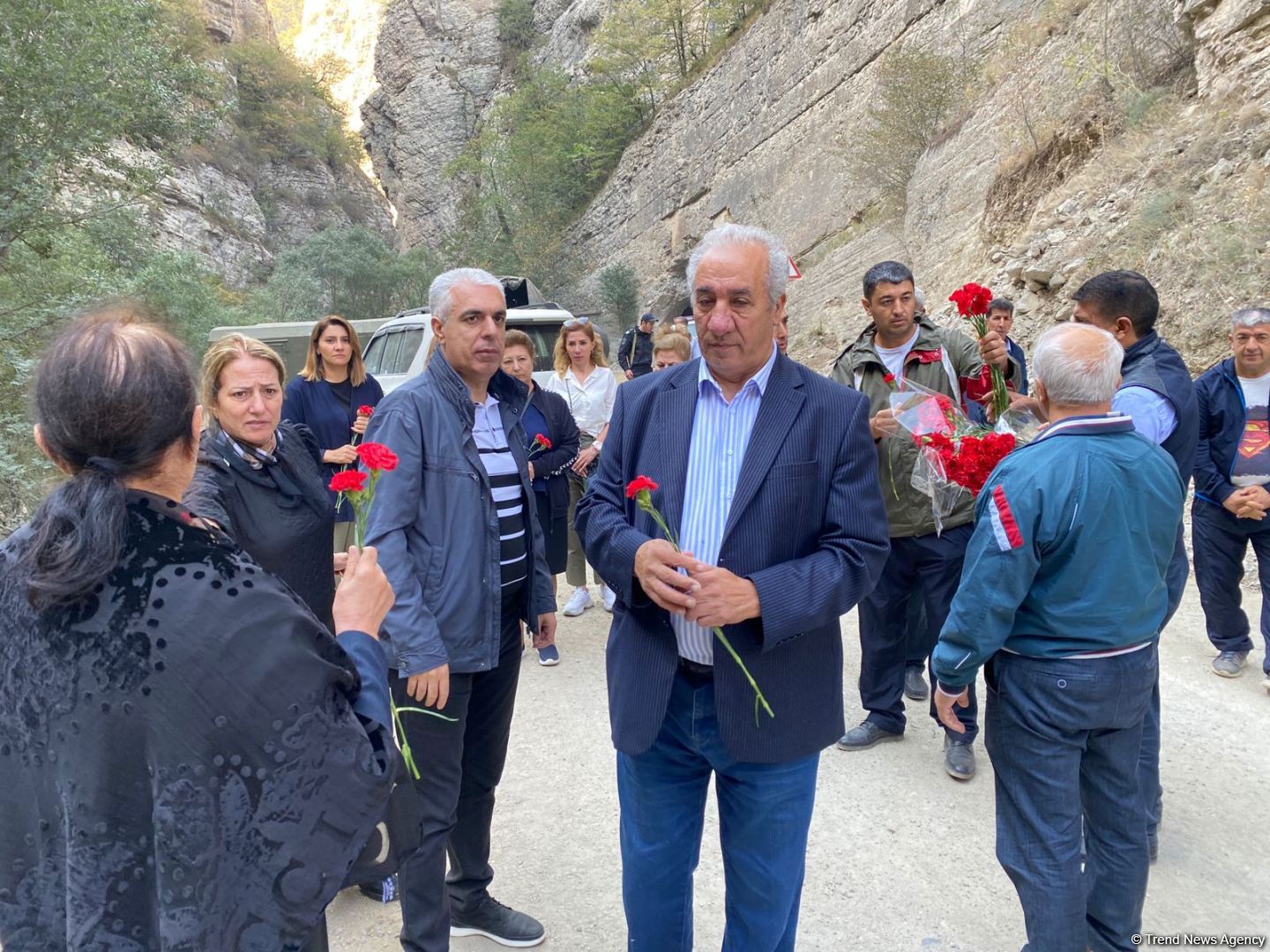 Жители Кельбаджара после 28 лет разлуки посетили родные края (ФОТО)