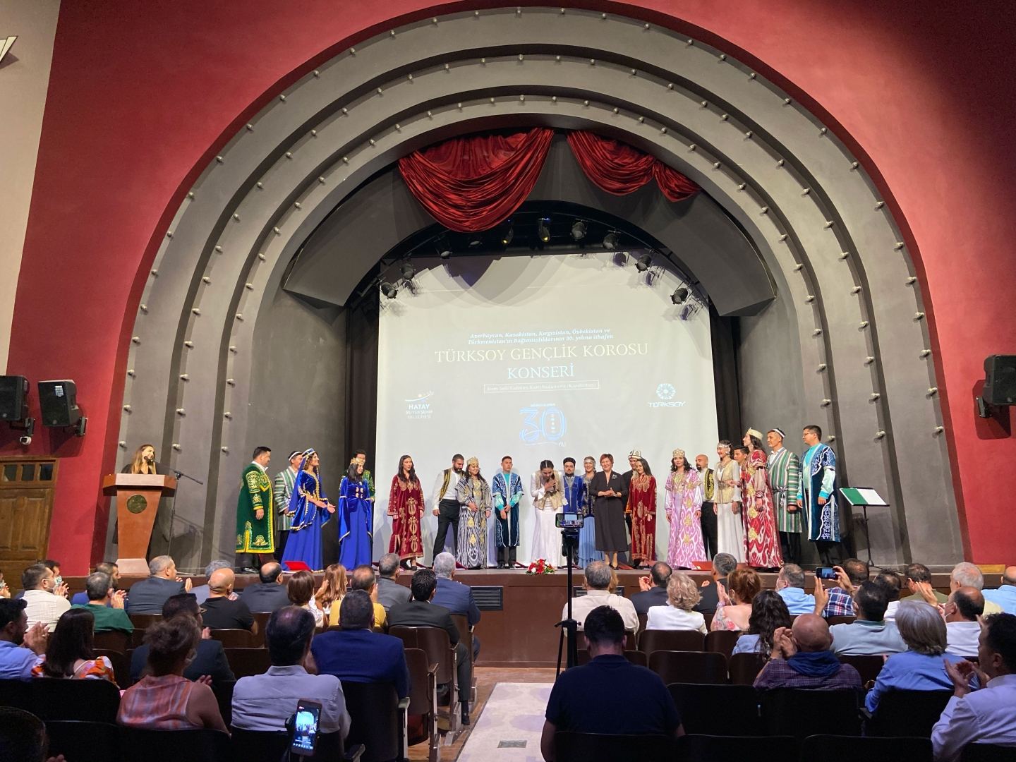 Вокалисты из Азербайджана выступают в составе Молодежного хора ТЮРКСОЙ (ФОТО)