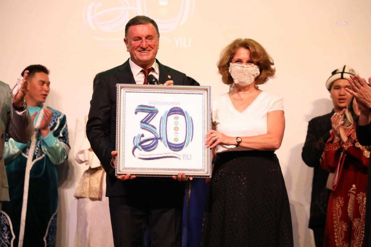 Вокалисты из Азербайджана выступают в составе Молодежного хора ТЮРКСОЙ (ФОТО)