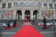 Азербайджанский актер и режиссер на красной дорожке Казанского кинофестиваля (ФОТО)