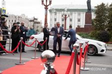 Азербайджанский актер и режиссер на красной дорожке Казанского кинофестиваля (ФОТО)