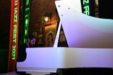 Исфар Сарабский за белым роялем – незабываемые мгновения Бакинского джаз-фестиваля (ФОТО/ВИДЕО)