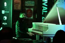 Исфар Сарабский за белым роялем – незабываемые мгновения Бакинского джаз-фестиваля (ФОТО/ВИДЕО)