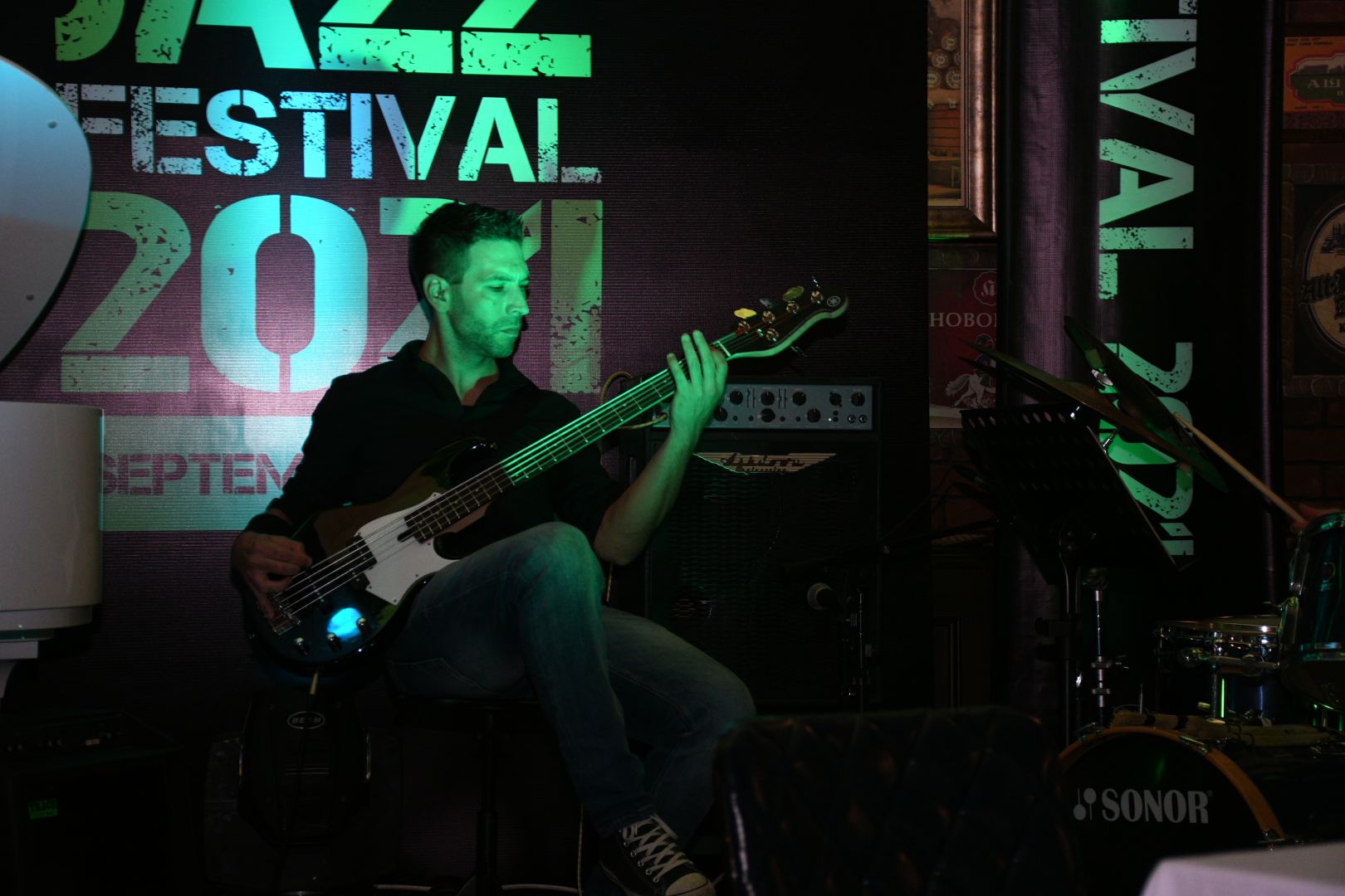 Яркое звучание, драйв и энергия – музыканты из Турции и Люксембурга исполняют джаз в Баку (ВИДЕО/ФОТО)