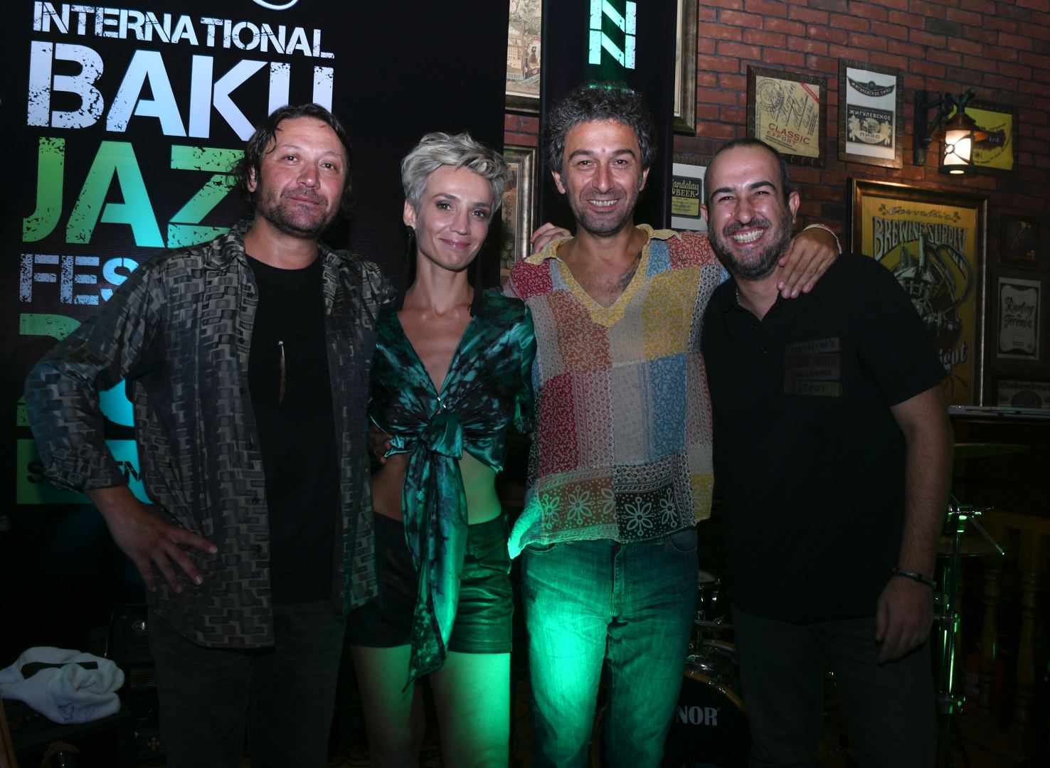 Девушка в джазе: турецкая певица Синем Исламоглу завораживает и манит в Баку (ВИДЕО/ФОТО)