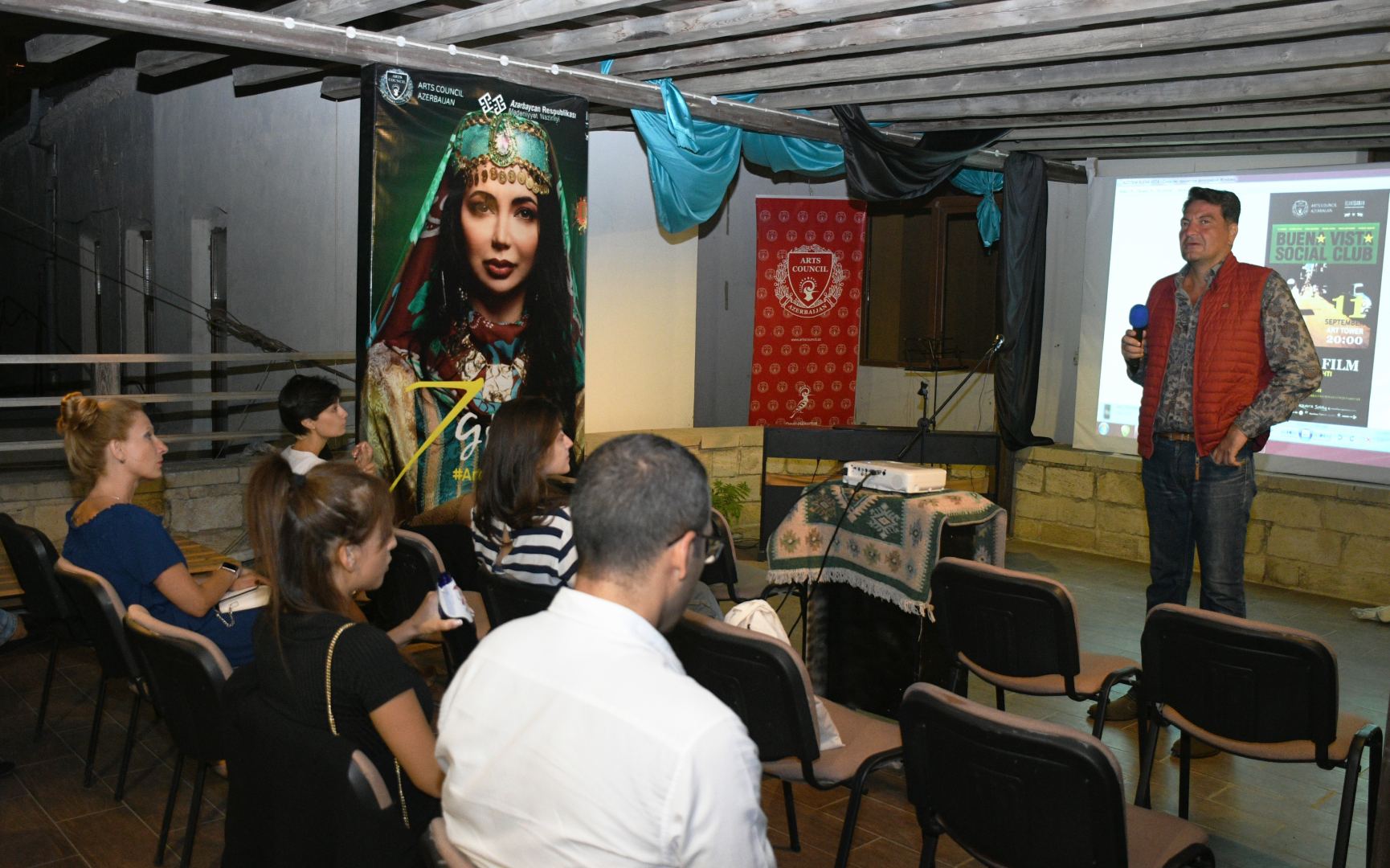 В Баку воссоздана атмосфера летних ретро-кинотеатров 20 века (ВИДЕО, ФОТО)