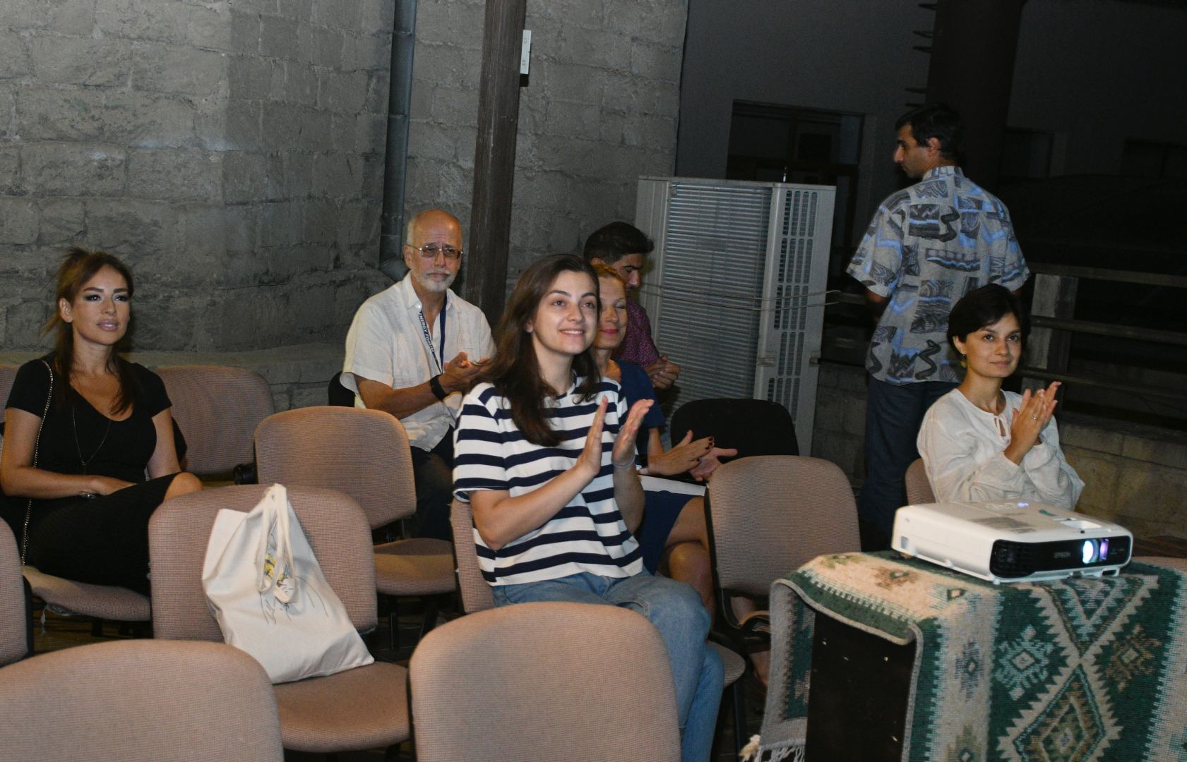 В Баку воссоздана атмосфера летних ретро-кинотеатров 20 века (ВИДЕО, ФОТО)