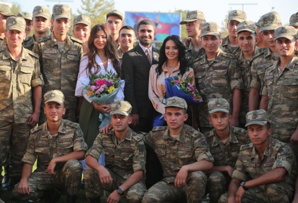 Популярные артисты поздравили азербайджанских курсантов (ФОТО)