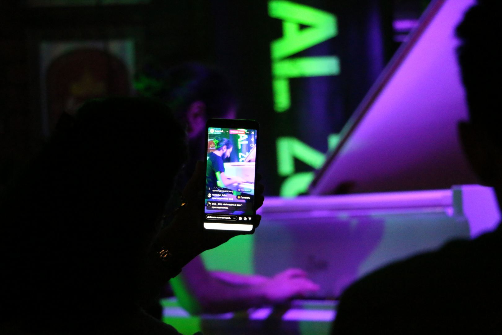 Массовый гипноз в Баку – это просто не поддается описанию словами… (ВИДЕО, ФОТО)