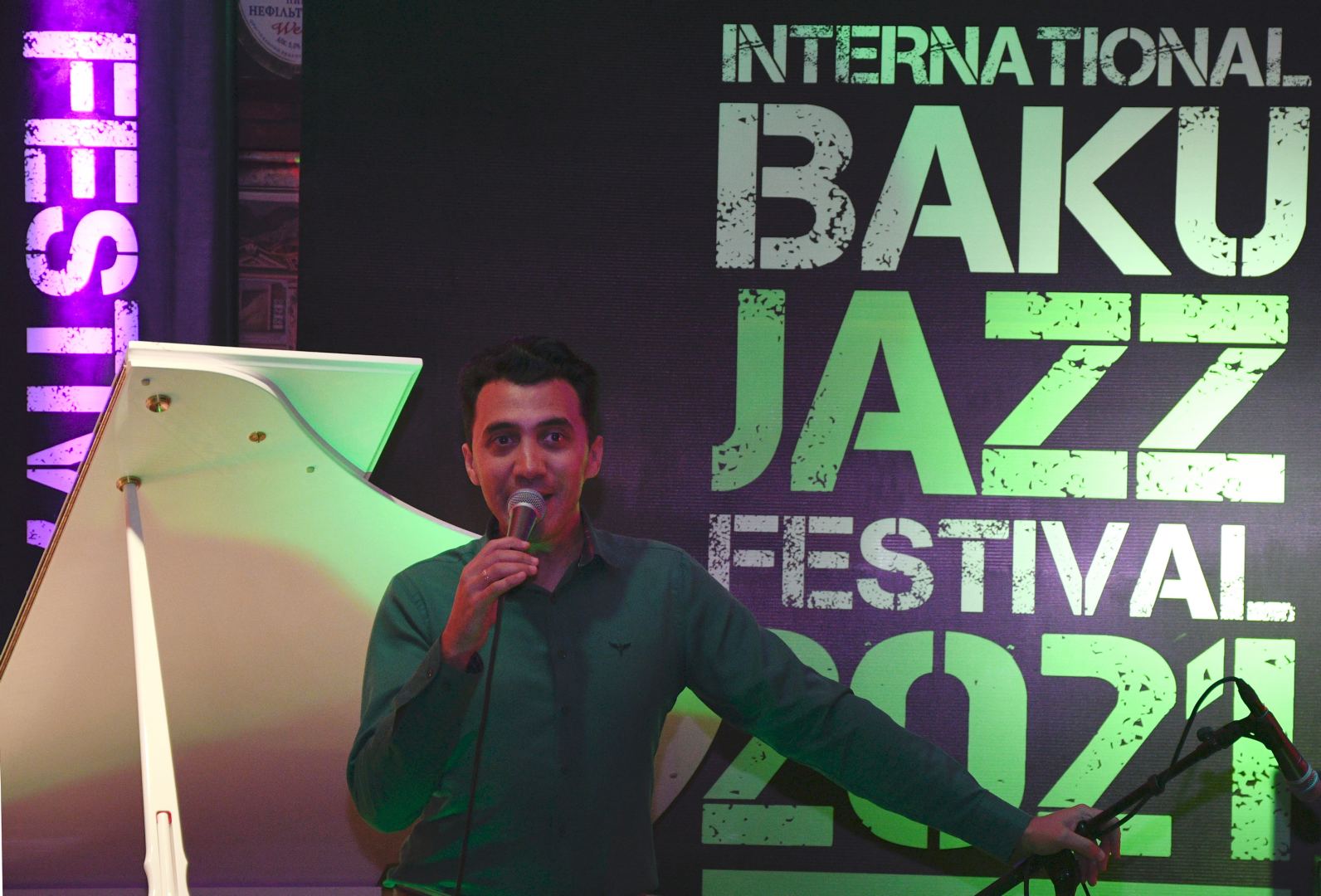 Массовый гипноз в Баку – это просто не поддается описанию словами… (ВИДЕО, ФОТО)